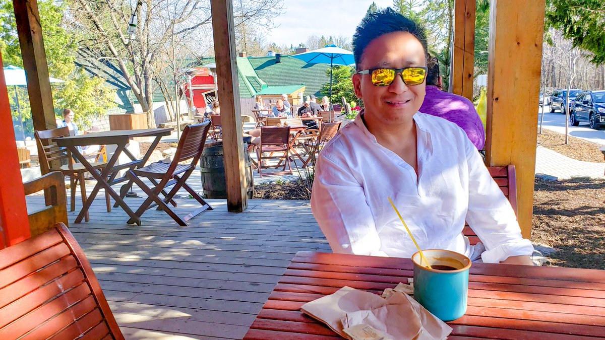 olibrada's tweet photo. Great Spring Sunday in Chelsea Quebec. Nachos,Wings and Beer at the Chelsea Pub and Coffee at Biscotti and Cie
#chelseaquebec #gatineau #Ottawa #quebec #ontario #SundayFunday #beer #nachos #foodie #Food #foodblog #Travel #Adventure https://t.co/XzSN84N8TJ