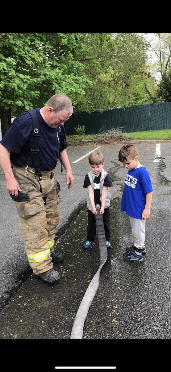 LincroftFire's tweet photo. Hi! As you know were always looking for new firefighters! Here's two, but they have 8 more years before they can be explorers!  If any of Lincroft residents are available sooner come on down! Enjoy these future firefighters cleaning hose from yesterday's truck fire on the parkway https://t.co/slAsqeL77H