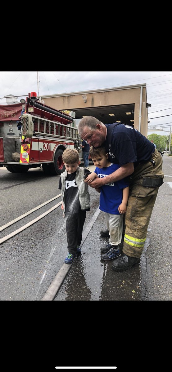 LincroftFire's tweet photo. Hi! As you know were always looking for new firefighters! Here's two, but they have 8 more years before they can be explorers!  If any of Lincroft residents are available sooner come on down! Enjoy these future firefighters cleaning hose from yesterday's truck fire on the parkway https://t.co/slAsqeL77H