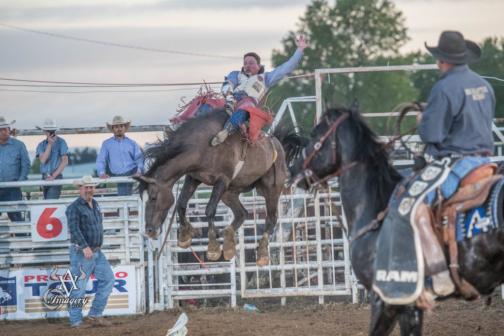 RodeoLlc's tweet photo. Who enjoyed the #PhilGardenhireProRodeo?

Big thanks to #PoteauOK for the hospitality.  Also thank you to #StutevilleChryslerandDodge for the support.

Here is you Bareback winner Bill Tutor on the #BigRafterRodeo phenom Vegas Confused.

#PRCA #ProRodeo #Rodeo #Results https://t.co/pT6rCXZT3U