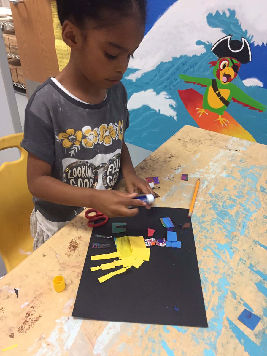 schwARTzROOM's tweet photo. Kindergarten loving the mosaic station we opened last week! #ArtistsDevelopCraft #ArtistsUnderstandtheArtWorld https://t.co/leydNoO8l0