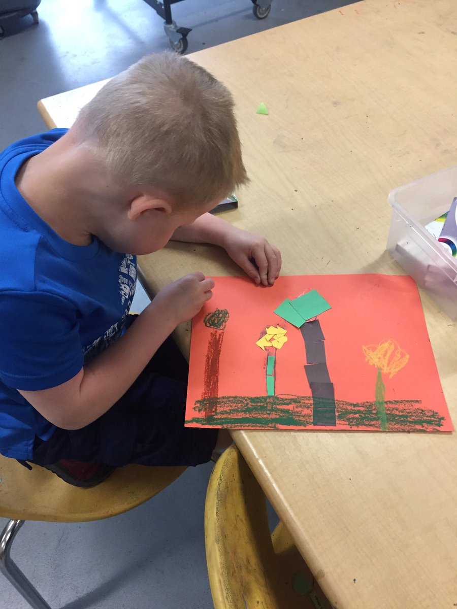 schwARTzROOM's tweet photo. Kindergarten loving the mosaic station we opened last week! #ArtistsDevelopCraft #ArtistsUnderstandtheArtWorld https://t.co/leydNoO8l0