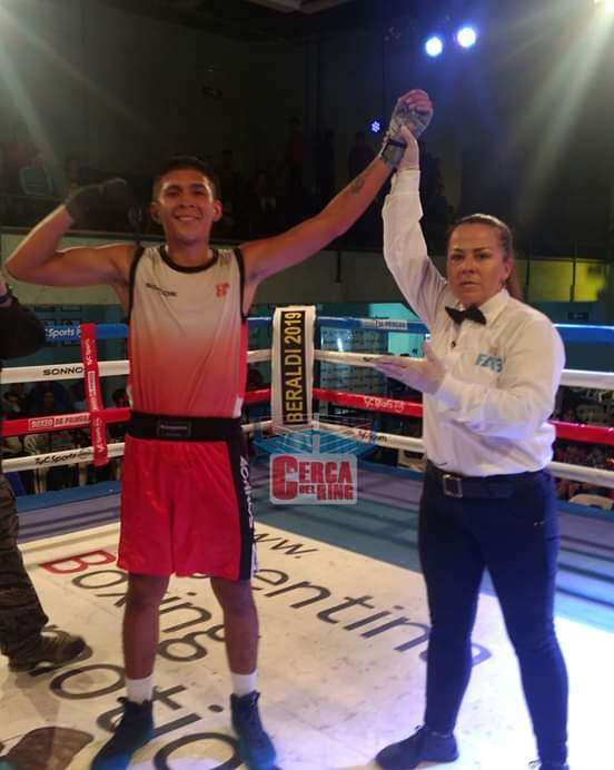 cercadelring's tweet photo. 🏆 Torneo Regional de Mayores - 64kg
En la @FaBoxArg
#UlisesBlanco venció por puntos a #GonzaloZizzamia
#TorneoRegional #FAB #Boxeo #Boxing #BoxeoAmateur https://t.co/SPMmJOW2OP