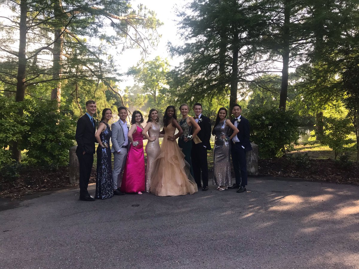 loxbax14's tweet photo. Last one best one ✨ #Prom2019 https://t.co/yrYO040KlL
