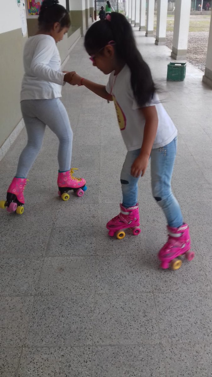 Gabriel81228975's tweet photo. Mis niñas del CAI 8 ...Pichanal... https://t.co/mBYhX9Cos7