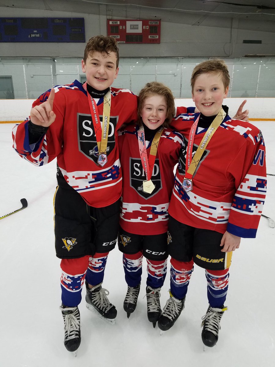 ryanhowe07's tweet photo. 07 SHD Great Lakes Selects win gold medal after a close final against the LM Hockey Knights in Top Tier Toronto Super Series 07 Division. https://t.co/94uwvABweh
