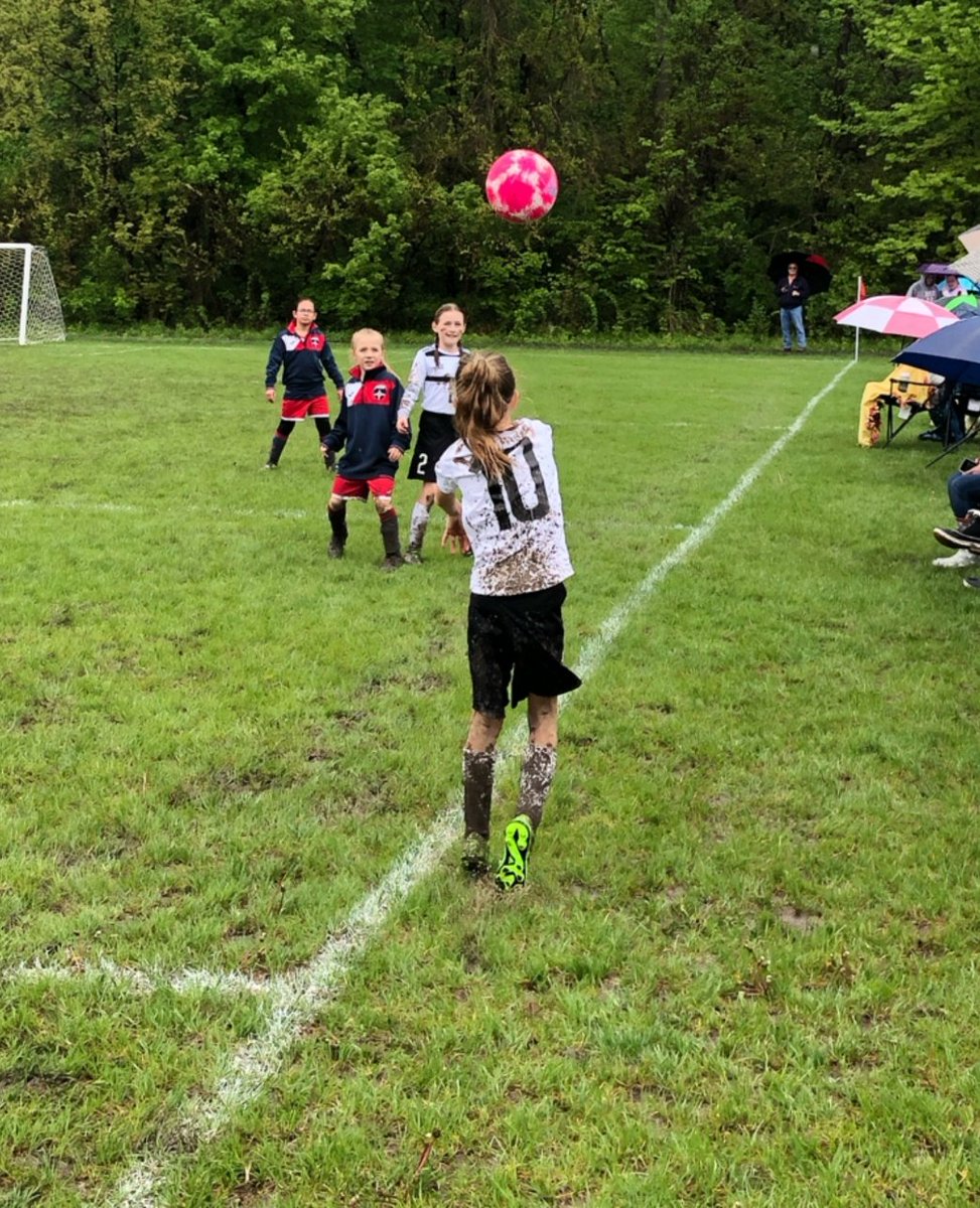 Pendleton_FC's tweet photo. Our 2009 and 2010 Academy girls played soccer (in the mud). It's memories like these that will last a lifetime. #pendletonfc #mudcup #goodluckparents https://t.co/VSJxkAUzjQ