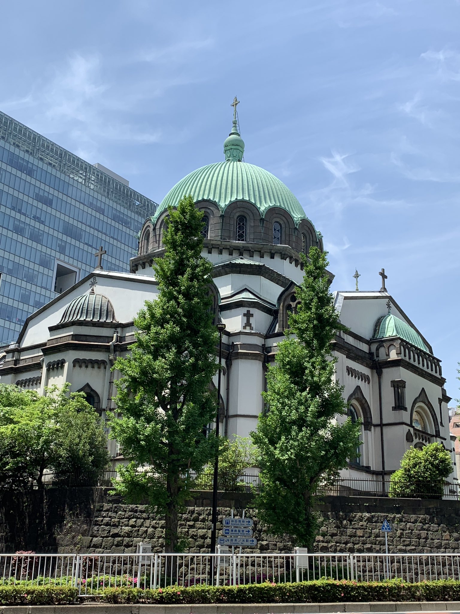 小栗まこ Di Twitter 5月5日 外観しか見たことのなかった ニコライ堂 の中に入りました 日曜日の午前中はお祈りの時間なので 後ろの方から静かに見学させてもらいました ステンドグラスやイコン 建築物の圧倒的な美しさに しばし時間を忘れてしまいました 小栗まこ Di Twitter 5月5日 外観しか見たことのなかった ニコライ堂 の中に入りました 日曜日の午前中はお祈りの時間なので 後ろの方から静かに見学させてもらいました ステンドグラスやイコン 建築物の圧倒的な美しさに しばし時間を忘れてしまいました