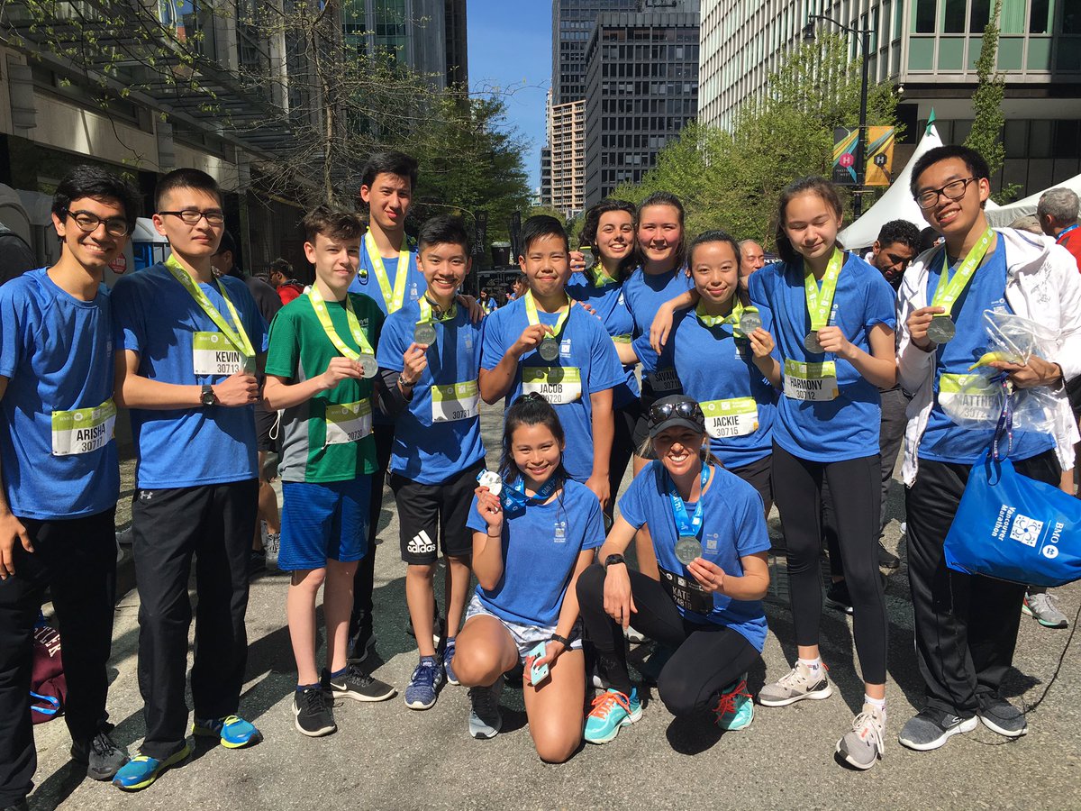 InchEdu's tweet photo. @TempletonVSB39 Titans #RunHappy in the @BMOVanMarathon Half &amp; 8km events. Awesome community energy to be a part of w @runvancanada!! Way to go runners! @VSB39 #temprunclub #runvan https://t.co/VzTvX1Ckg0