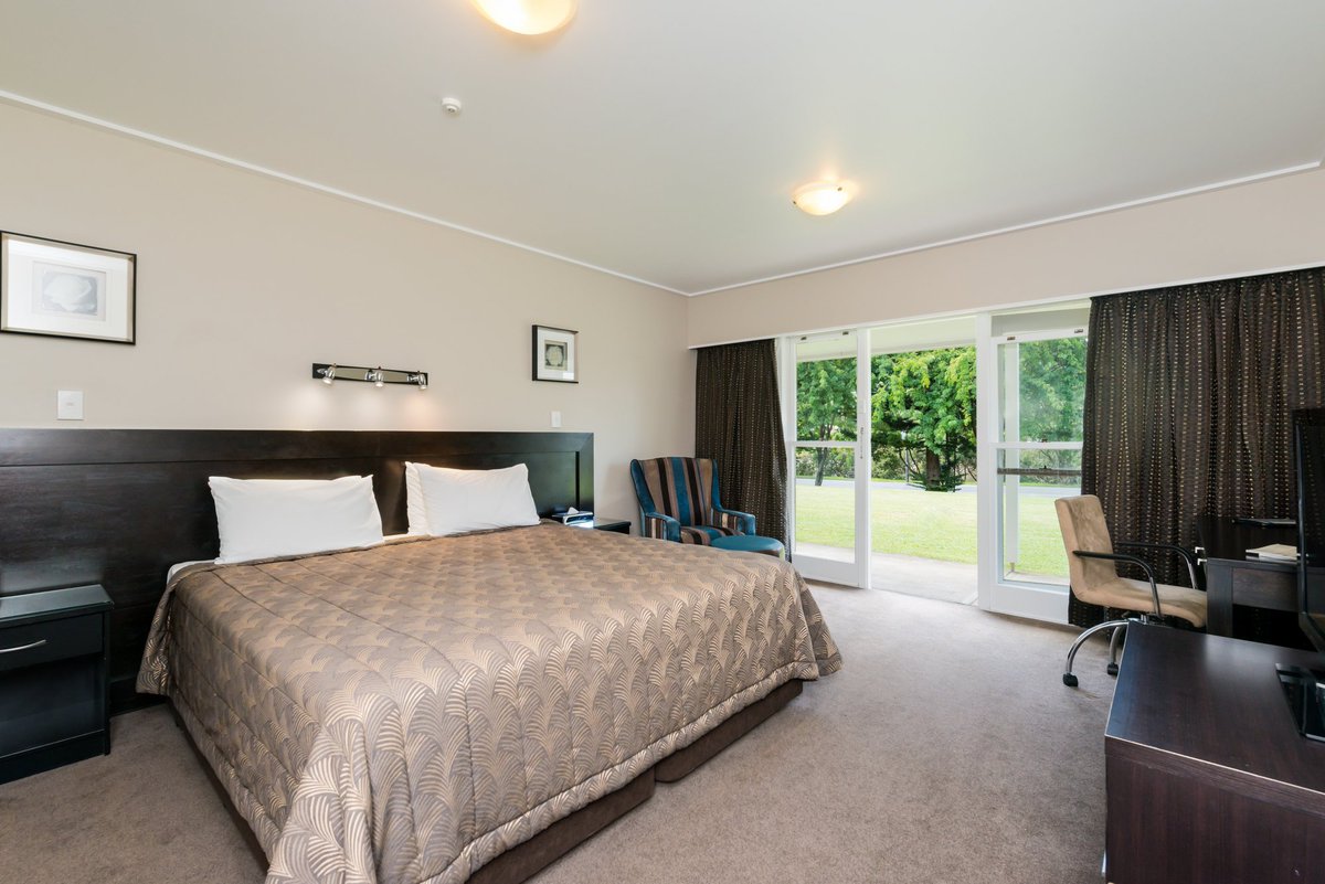 DistinctionNZ's tweet photo. Visit #Whangarei and SAVE 15% this winter when you stay on a Fri, Sat or Sun night in a Superior Studio at Discovery Settlers Hotel Whangarei. Includes FREE unlimited WiFi. From $110 per night for 2 people. https://t.co/rP4FACFxmN https://t.co/twBFRCQpNX
