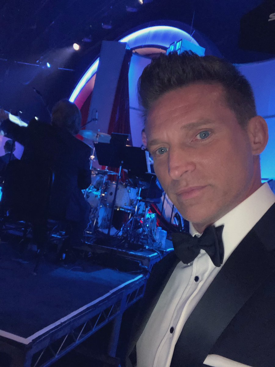 1SteveBurton's tweet photo. Backstage! Getting Ready to present @DaytimeEmmys ! @GeneralHospital https://t.co/mQNTtJNUyA