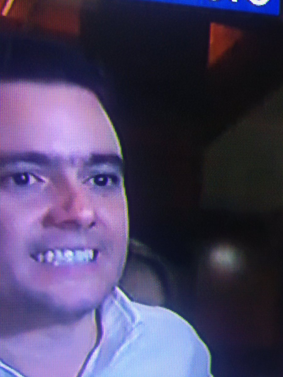 FuckingDarrell's tweet photo. No puedo creer que nuestro vice va a ser un man que no sabe ni sonreir lape https://t.co/Cl4cvA6DsQ