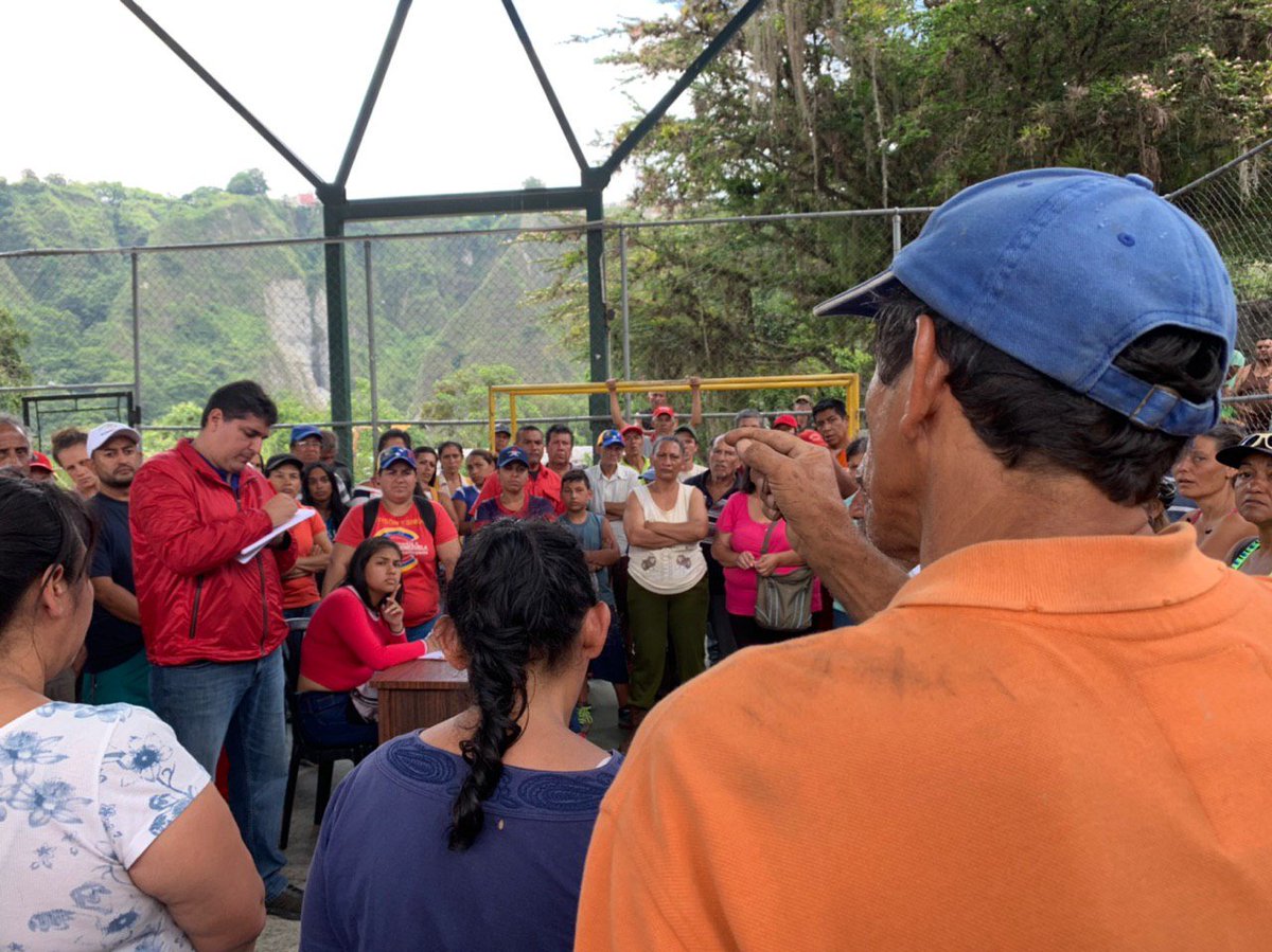 JEHYSONGUZMAN's tweet photo. ¡En Mérida el @PartidoPSUV en plena consulta en marco a El Plan de Cambio y Rectificación!

Desde nuestras bases hemos escuchado al Pueblo con sus propuestas que llevaran a Venezuela a una nueva etapa de avance y prosperidad.

Gracias mi amada UBCH "Simon Rodríguez" en SanJacinto https://t.co/bHFFU8aPPo