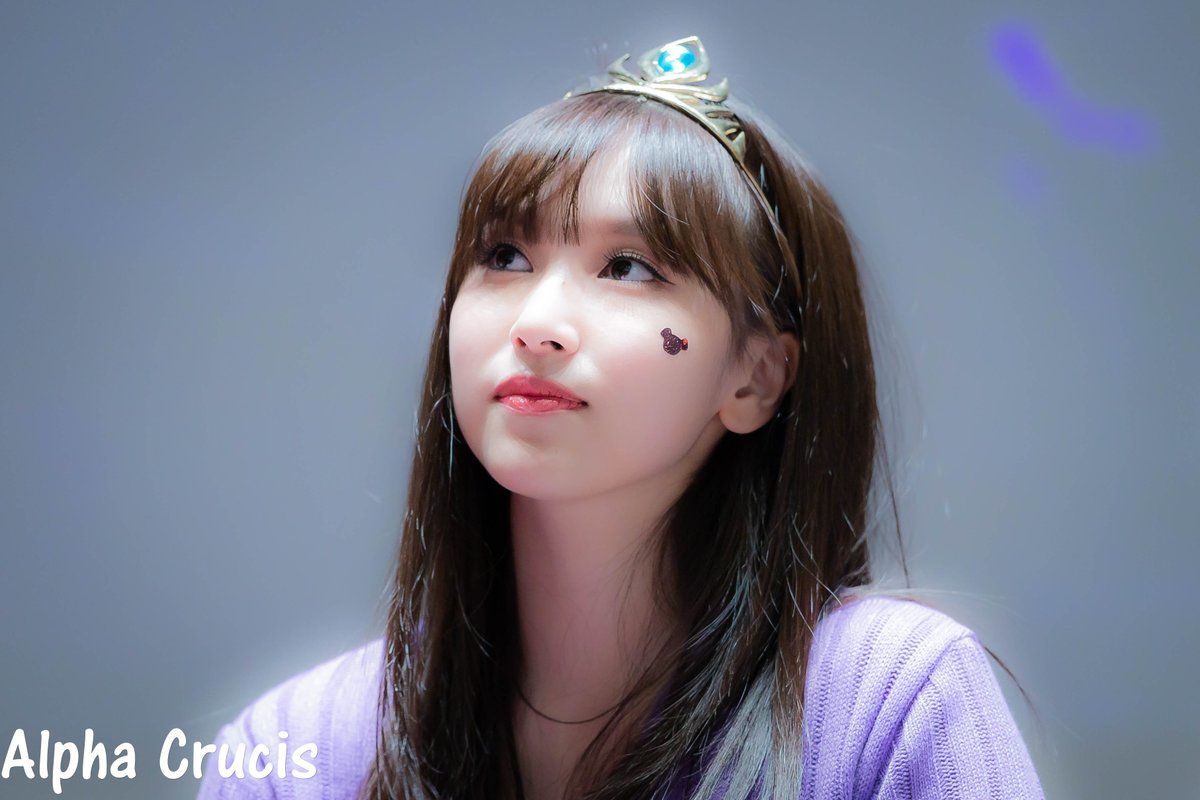 AlphaCrucis0324's tweet photo. 190504 팬사인회 상암 누리꿈스퀘어 국제회의실 사인회 1 #MINA #미나 #ミナ #名井南 #TWICE #트와이스 https://t.co/7A17EoU7tL