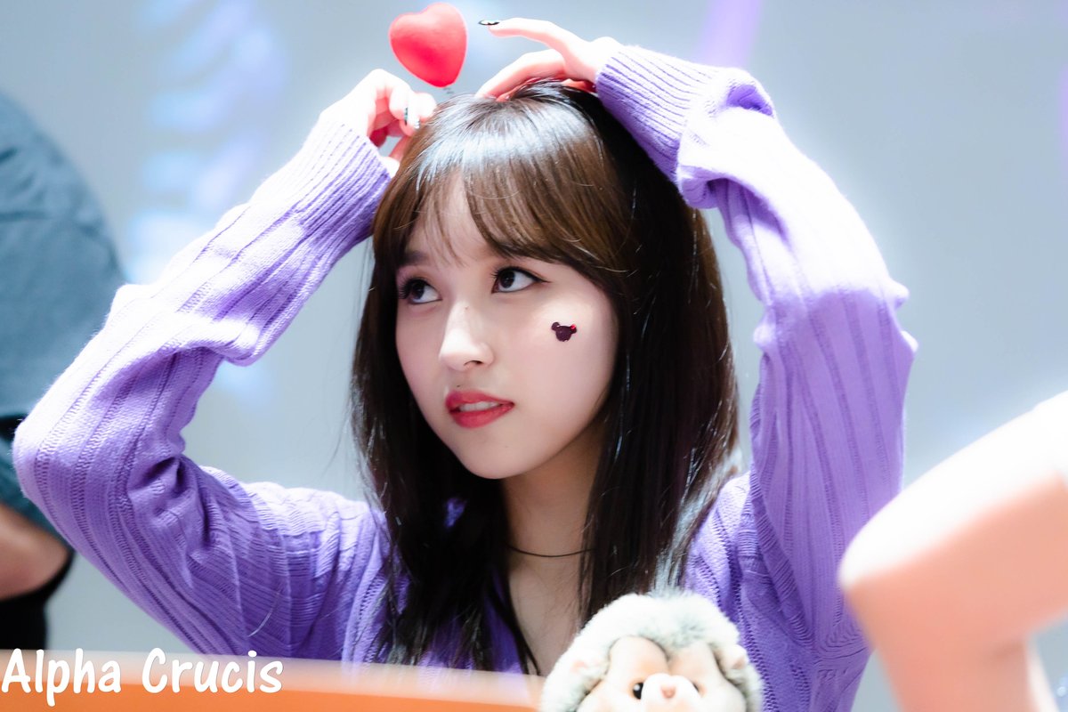 AlphaCrucis0324's tweet photo. 190504 팬사인회 상암 누리꿈스퀘어 국제회의실 사인회 1 #MINA #미나 #ミナ #名井南 #TWICE #트와이스 https://t.co/7A17EoU7tL