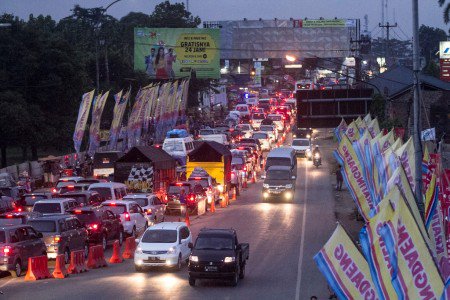 medcom_id's tweet photo. Menhub Ingin Terapkan Oneway dan Ganjil Genap saat Mudik Lebaran https://t.co/AmIzS8JKqy https://t.co/gmEda7tBmB