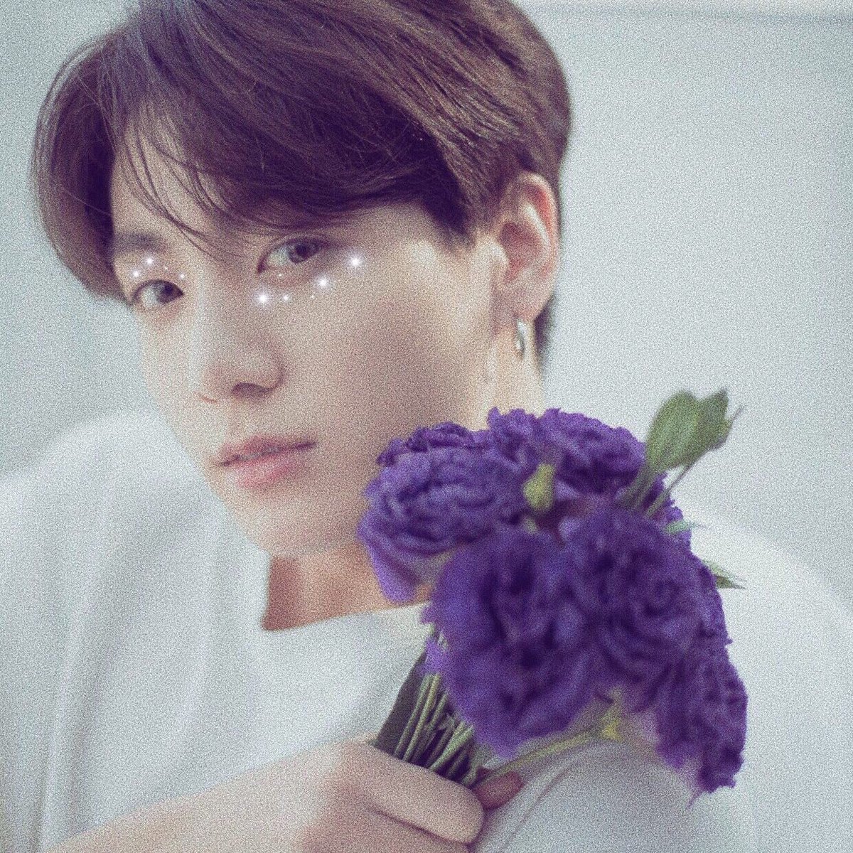 btsact's tweet photo. 💜 sparkling eyes 💜

finge que as fotos estão 
100% combinando ok? a 

#ARMYSeIcaDay https://t.co/7yXS9z4iiv