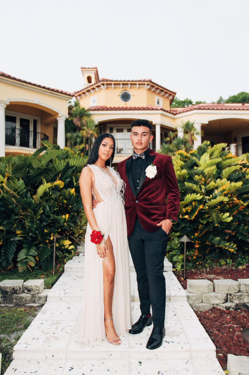 creativekiara's tweet photo. Prom 2019🌹
📸 @richardbencosme https://t.co/fpkLv1NUQF