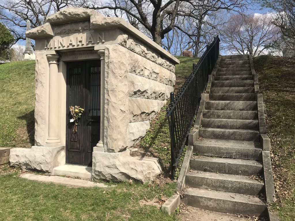 InUrFaceHorror's tweet photo. This mans #mausoleum is on a hill, overlooking the #foxriver. He passed away on the #titanic, so it seems a little fitting. Either way, it’s pretty neat.
🎞
🚢
❄️
#tomb #crypt #creepy #grave #gravesite #kindaawesome #depere #allouze #horrors #horrorfans #cemetary https://t.co/hTxKqGP1Zd