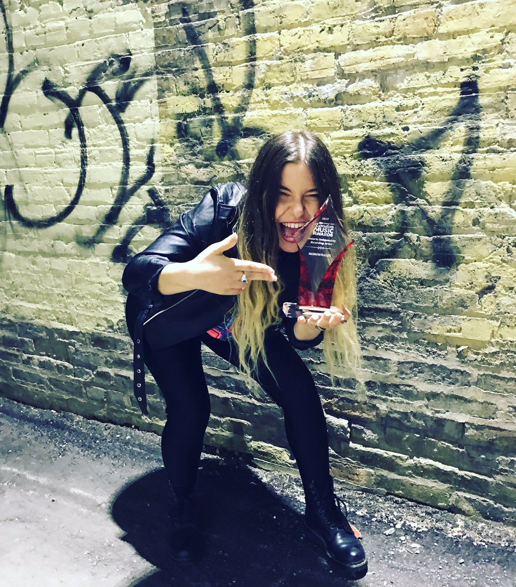 monowhales's tweet photo. Honoured for this 🤙🏽Thank you @fclmalondon 💕Ontario Independent Recording Artist of zeee year oooweeeee 💜💜💜 #monowhales #fclma https://t.co/EEIVYcUeNJ