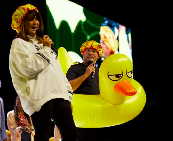 Ha ha .... 😂😂🤪🤪 ... the things we do for love!!!!! 😂😂 Look at the duck’s face. What the heck!!! Were all the ducks like that?? Too funny!!! #SOAP #allfortheCause #Gary #takeone #taketwo #theGift #theWave #colourconf London