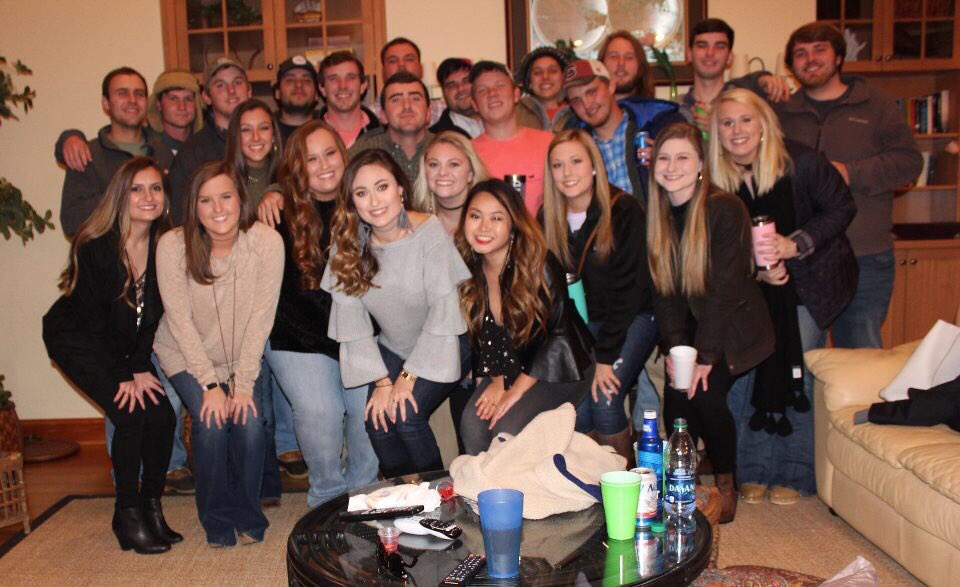 stevenprebish14's tweet photo. @spencerstamps5 Name a better group of friends. https://t.co/QwrIGRREKy