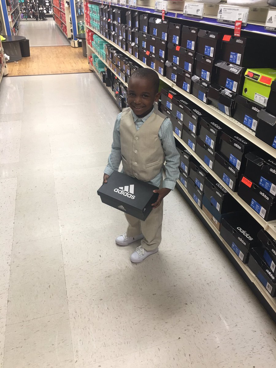 Enrique__Davis's tweet photo. Today was the day that my four year old son and I went shopping for his first pair of football cleats. In the words of Enrique Davis JR., “Today was Awesome!” #DavisBoy #UpNext
#BITN #BITN4Real #GloryToGod ❗️ https://t.co/nxhY0FZpmM