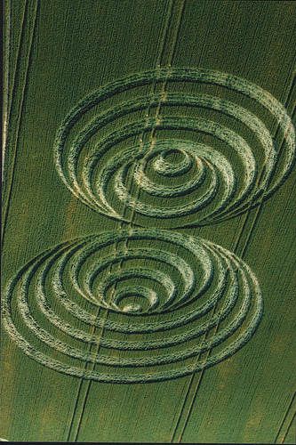 manatweets's tweet photo. ✏️ This crop circle photo is a courtesy of the book: The Crop Circles Coloring Book. Have a good time painting 60+ crop circle with this book. #CropCircleBook #CropCirclesDraws #CropCircles #SFRTG #BYNR #IARTG https://t.co/ofP2qVIZQ6 https://t.co/cjsM3SQ0YG