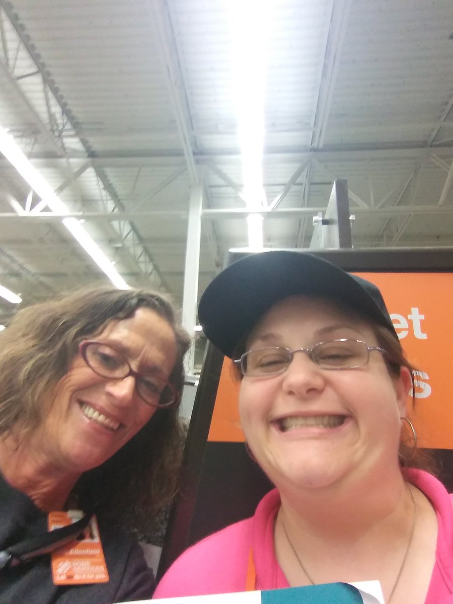 RomanoffMacon's tweet photo. Visiting our new MOM Kathleen at 0816!!
#takeyourshare23 
#romanoffeast https://t.co/Q2XLrZeCse