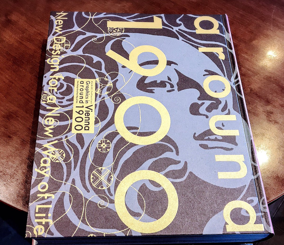興奮して買った図録としおり…………ハア……好き……これが嫌いな同人女はいません…………好き………… 