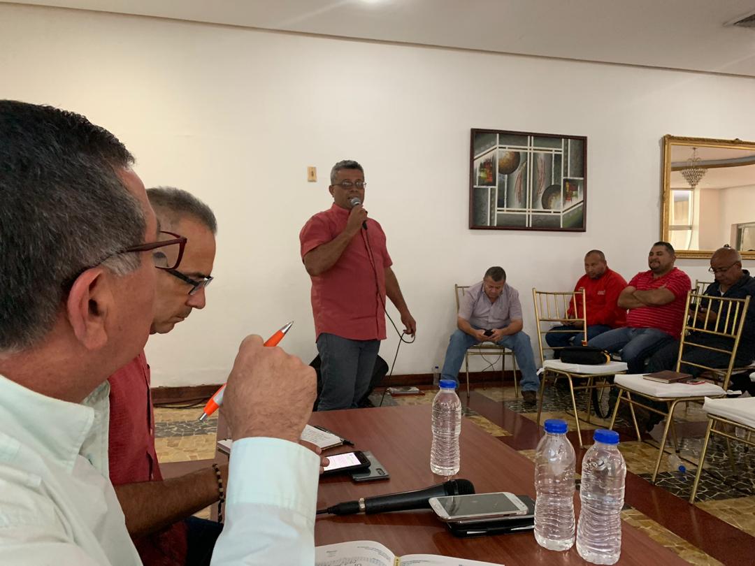 JEHYSONGUZMAN's tweet photo. Cada dia fortaleciendo mas nuestro @PartidoPSUV pilar fundamental de la Revolución Bolivariana. 

Pdte. @NicolasMaduro aca esta Mérida presente, llevando las propuestas que el Pueblo desde sus bases ha construido para el Plan de Cambio y Rectificación.

#MéridaEsNuestraPasión https://t.co/1WPC1tOhY0