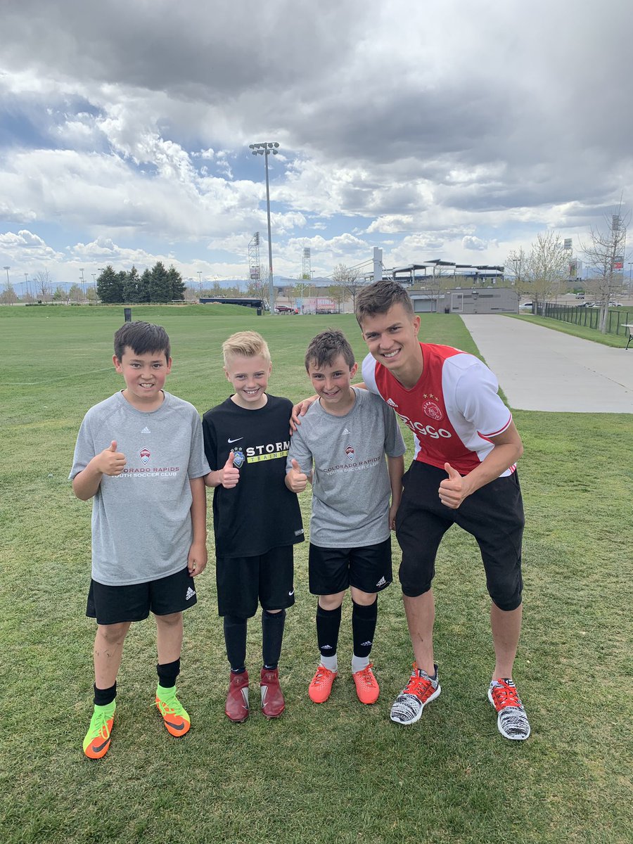HCRTransact's tweet photo. Special thank you to @colebassett19 for taking time today to inspire some young Rapids hopefuls @ColoradoRapids https://t.co/Jwf2EbzEX9