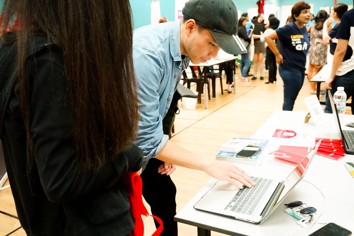 KaodimGroup's tweet photo. Did you know Kaodim was at INTI College Subang Career Fair last Friday? We were happy to see students coming to our booth to learn about @KaodimGroup . If you didn't get the chance to talk to us, visit our website at https://t.co/ihfA8sztW7 

Read it here https://t.co/Td6XiB6xw5 https://t.co/Em3CRgjHv7