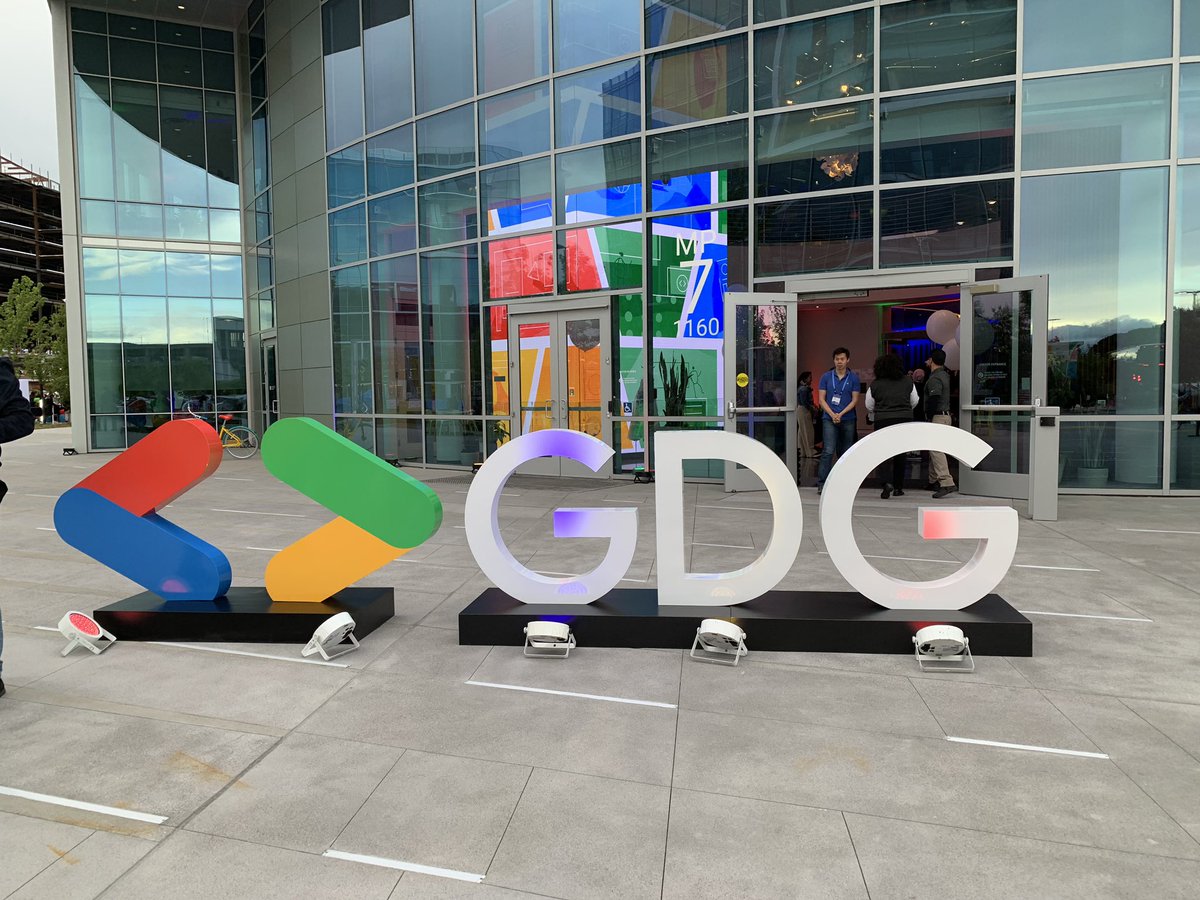 ladyleet's tweet photo. Kickoff to #io19 with #gdgleadssummit at Google HQ #googleio #gdg https://t.co/hQkLx8yae0