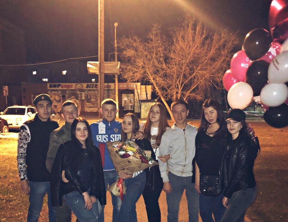Junior190297's tweet photo. Поздравили мою Ди😍❤️ https://t.co/pVwPjrTk2E