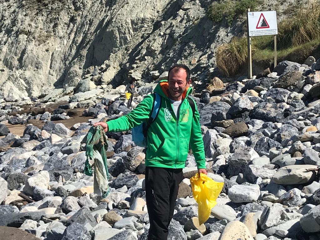 Akerlei's tweet photo. Una mañana ilusionante 😃 ¡Muchas gracias a todos por venir y hacer que el proyecto The Language of the Sea Project sea una realidad! #thelanguageoftheseaproject #acie #akerleidiomas #ermua #aceias #aceigas #accei https://t.co/SF25F3cNYH