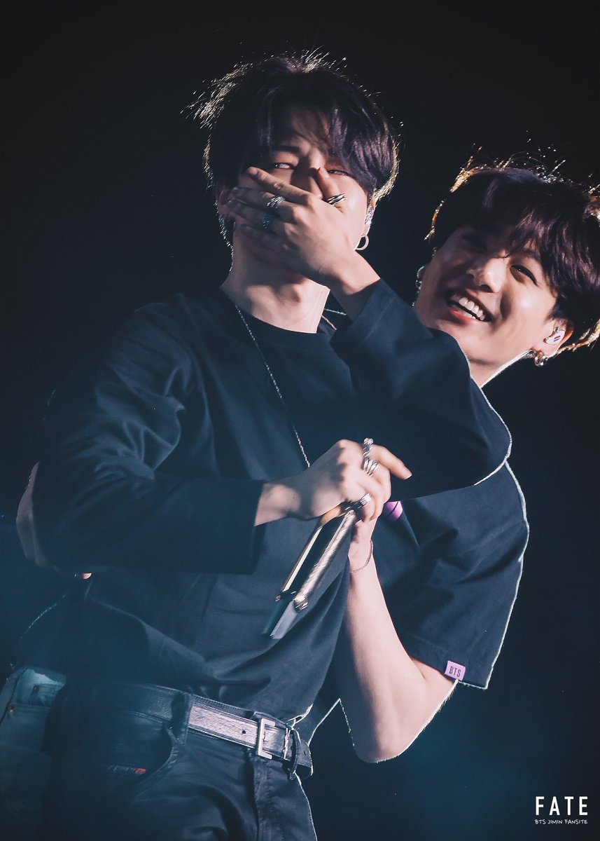 jigsaw_js's tweet photo. 🐥:🥺
🐰: ผมแม่งโคตรแพ้น้ำตาพี่เลยว่ะ
หน้าพี่ไม่เหมาะกับน้ำตาหรอก 
อย่าร้องไห้นะครับ
#kookmin https://t.co/Gz7Dim0C94