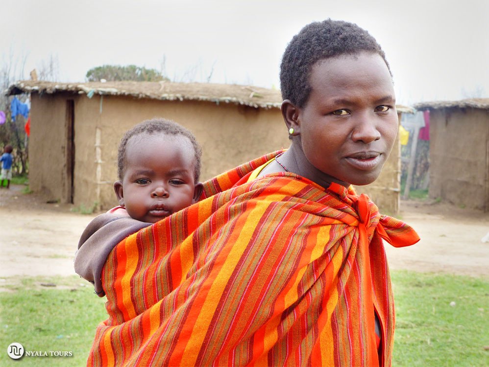 #women #mujeres #madre #mother #masai #masaimara #tribe #tribu #kenya🇰🇪 #kenia #africa #africanhistory #safari #natgeo #historiclibrary  #liveauthentic #kenyansafari #adventurevisuals #visualsoflife #visual #photos #nyalatours #visualambassadors #instagood #photography #travel