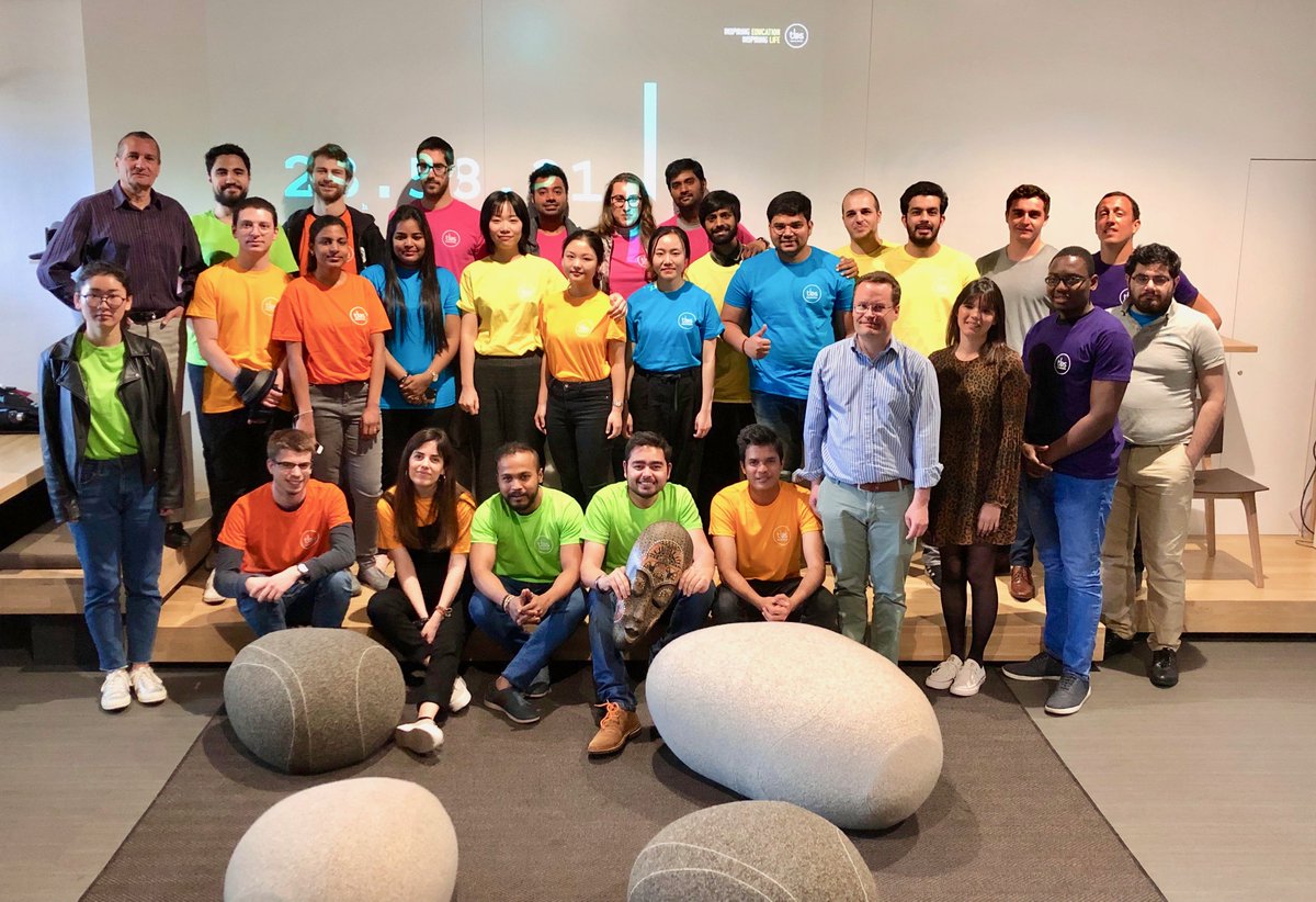 tbs_education's tweet photo. Photo d'équipe de tous les participants ainsi que le staff au lancement du compte à rebours ! Rendez-vous dans 24 heures 🚀 #datathontbs2019 https://t.co/5P7Io4e6JS