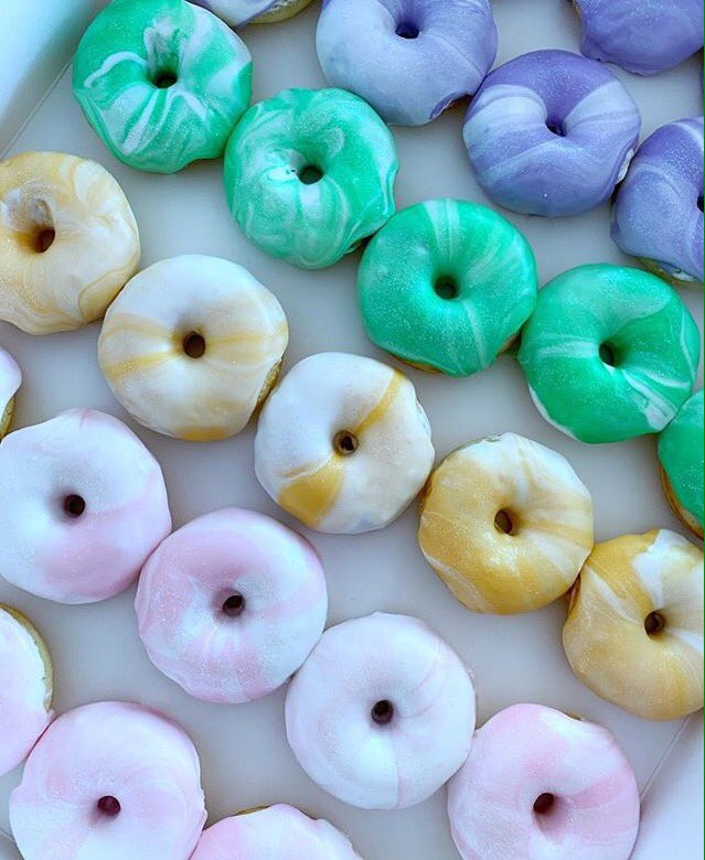HallyuStarLtdRP's tweet photo. a little munch on monday is not a sin. good evening, Stars ✨ 
@solar_hstar @junielism_hstar @BLACKPINKLALISA @JUNGKOOKXBTS_ @sseungwan_r @sehun_hstar @SONAMOO_nahyunn @dhiheonika @21KRUNGY_HSTAR https://t.co/BjAw5cJwZ5