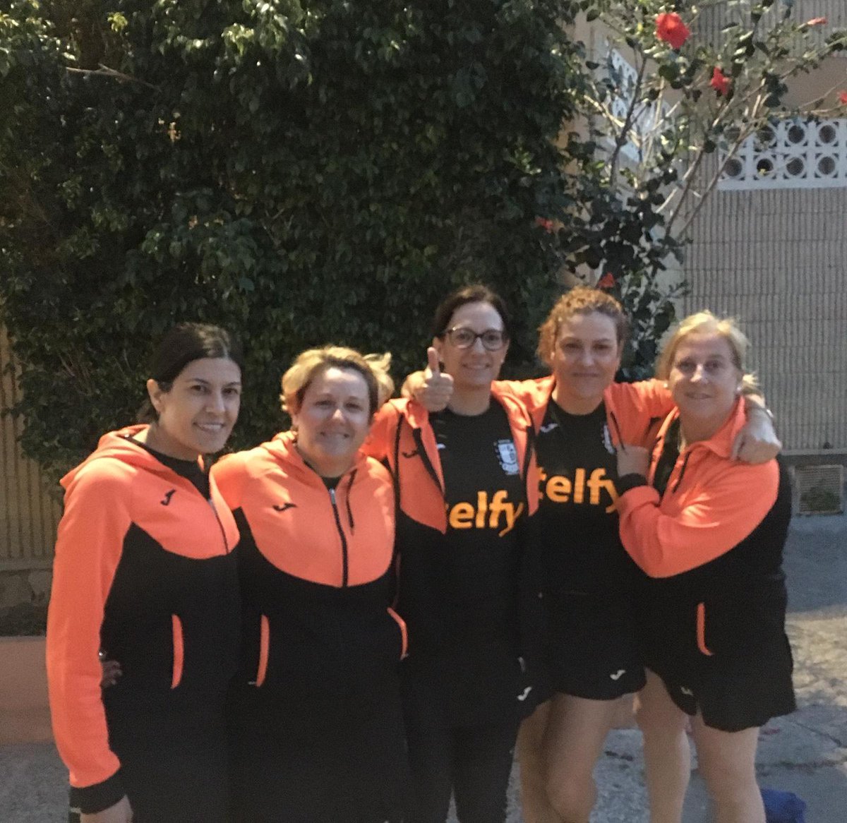 Dar la ENHORABUENA también a nuestro equipo de pádel 'B' que se desplazo ayer hasta Aspe para enfrentarse contra Aljau en la Liga por equipos ganando por 1 a 2. 👏👏👏😍
#padel #equipo #lovepadel #competicion #liga #femenino #deporte #escueladepadel #ocio #orcelis #venyconocenos