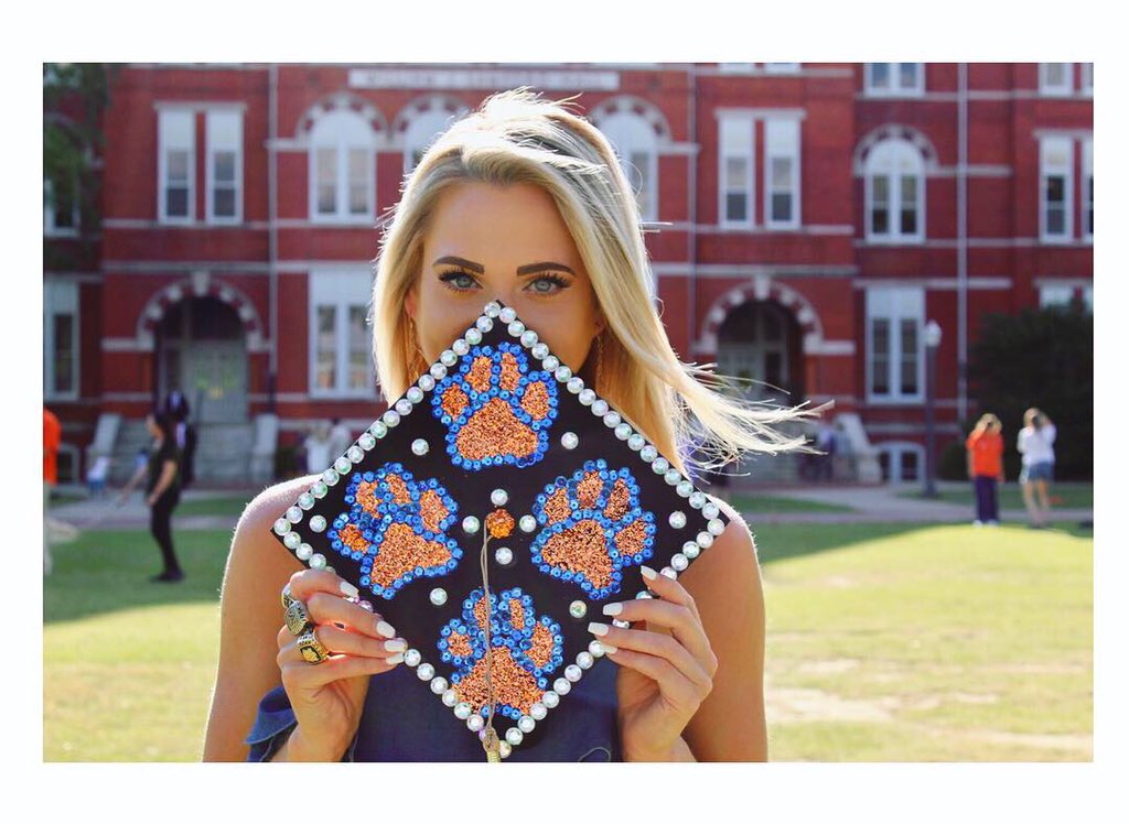 abbymilliet's tweet photo. Class of 2019 🥳👩🏼‍🎓 thank you to the auburn family and everyone who got me here today, I’ve been truly blessed. https://t.co/oJHEgRSLIZ