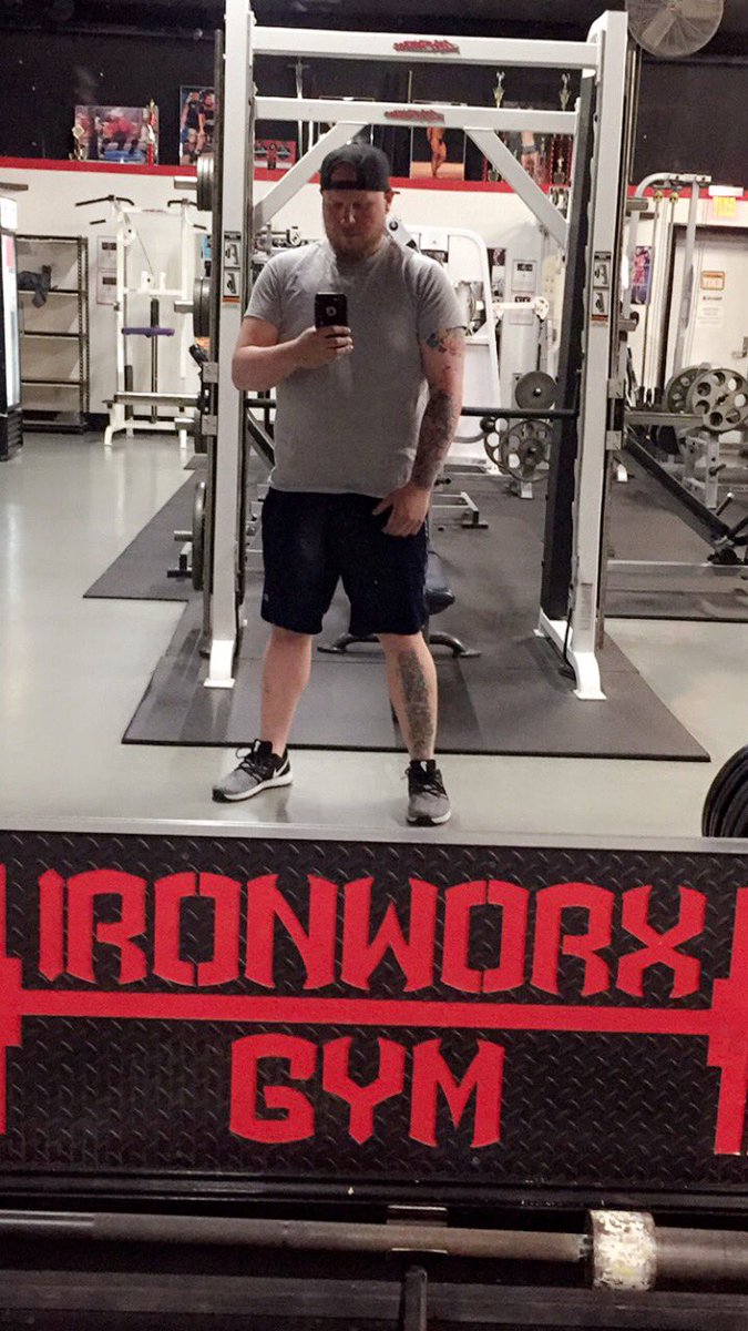 KiteRobo's tweet photo. Am I close to douchebag status or do I need extra work #workoutmotivation #weightlosstransformation https://t.co/30zNmCXhL8