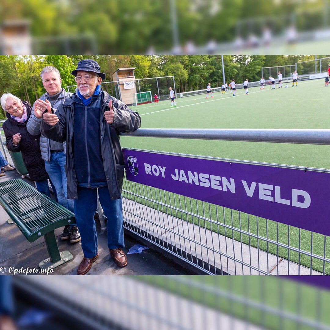 Roy Jansen Veld op HDS Madestein
Het hoofdveld van HC HDS op Madestein (Den Haag) draagt vanaf 5 mei 2019 de naam Roy Jansen Veld. Daarmee eert de Haagse hockeyclub de trainer die drie generaties HDS’ers en velen bij andere clubs heeft leren hockeyen. 
<a href="/KNHB_NL/">KNHB</a> <a href="/OmroepWestSport/">Omroep West Sport</a>