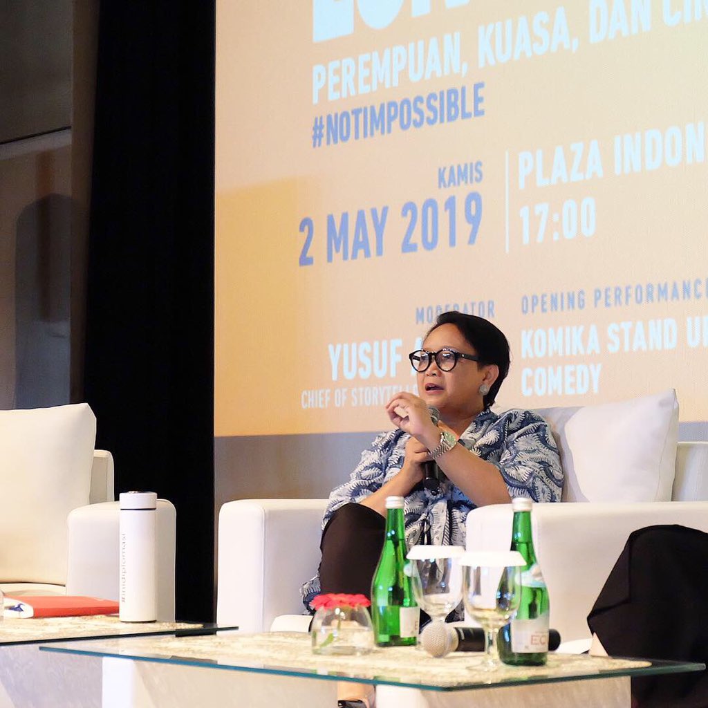 plazaindonesia's tweet image. Plaza Indonesia is delighted to welcome three inspirational women; Reynolds Marsudi, Aditya Irawati, and @NajwaShihab to “Perempuan, Kuasa, &amp;amp; Cinta”, an inspiring talkshow and discussion with @kumparan at @cinema21 Plaza Indonesia.
.
#PlazaIndonesia
#NotImpossible