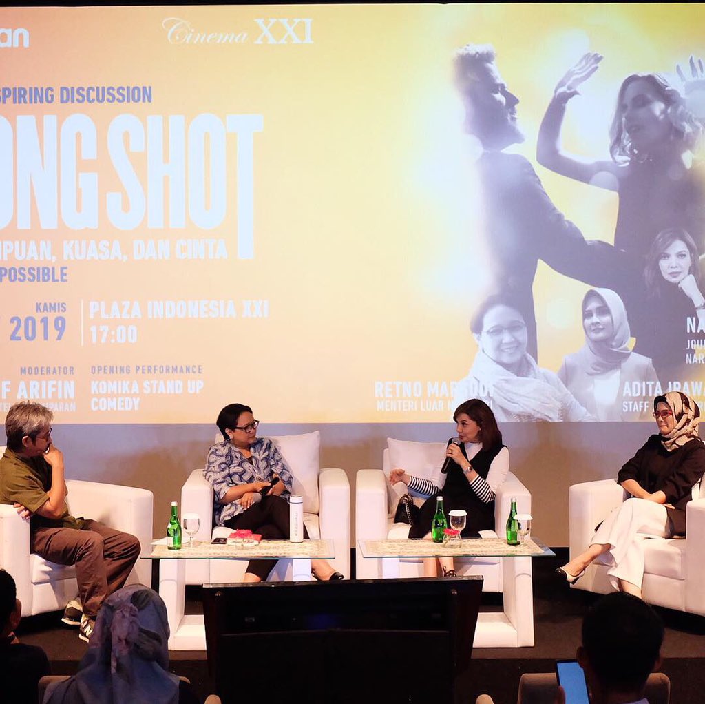 plazaindonesia's tweet image. Plaza Indonesia is delighted to welcome three inspirational women; Reynolds Marsudi, Aditya Irawati, and @NajwaShihab to “Perempuan, Kuasa, &amp;amp; Cinta”, an inspiring talkshow and discussion with @kumparan at @cinema21 Plaza Indonesia.
.
#PlazaIndonesia
#NotImpossible