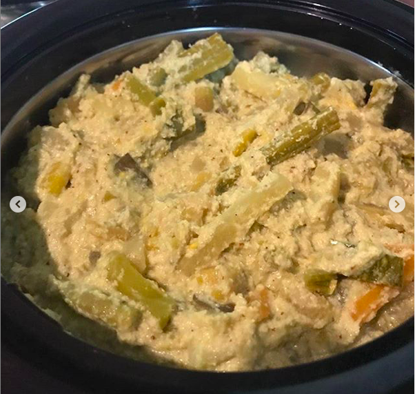 AAnubhava's tweet photo. The art of slow cooking!
#authentic #homegrownfood #firewoodoven #homecooked #keralacuisine https://t.co/jLKFIsR1kK