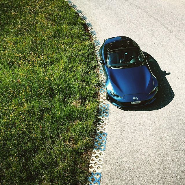 CoreForce69's tweet photo. Take that turn! @mazdaeurope #mazda #mx5roadster #30yearsofroadster #roadster #mazdaroadster #miatanation #mx5nd #mx5nd184 #oberhallau #tarzankurve #toplessdriving #openroof #djispark https://t.co/kIcIwc9ptG https://t.co/LNWVnTaIPJ