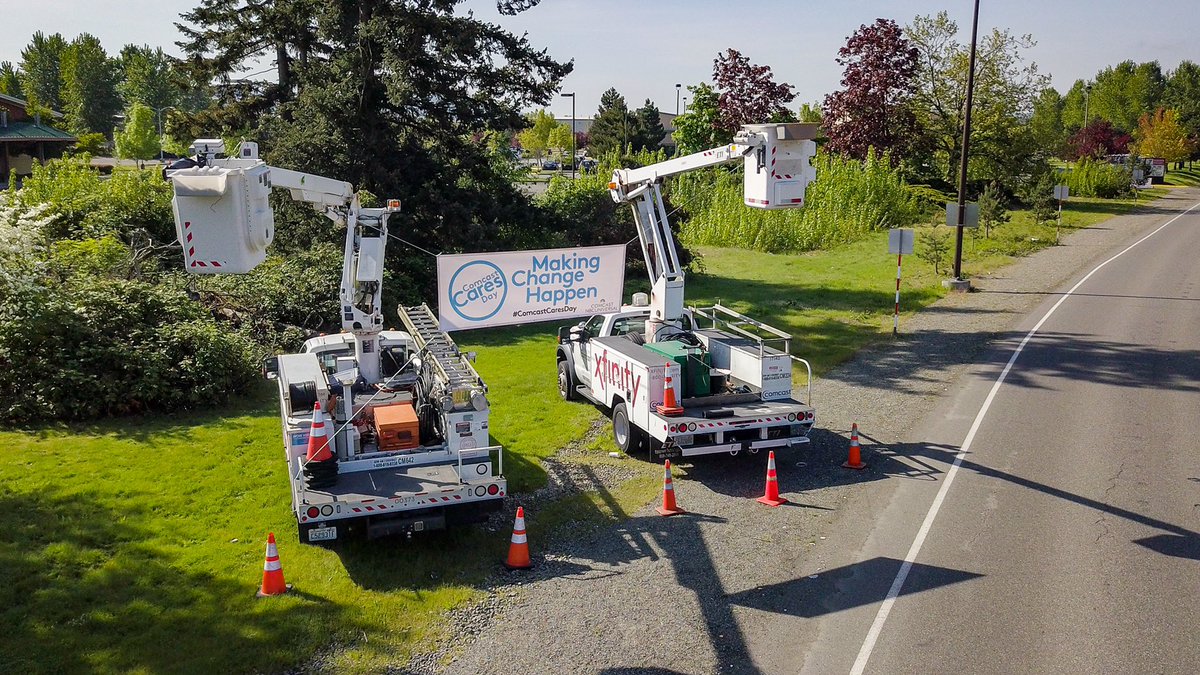 cabletech75's tweet image. Here are a few pictures from this last Saturday Comcast Cares Day. Comcaster’s across the country spent May 4th volunteering to make change happen. Follow me on Instagram for exciting photos instagram.com/cabletech75/ #iamcomcast #ccday2019 #comcast #comcastcaresday2019