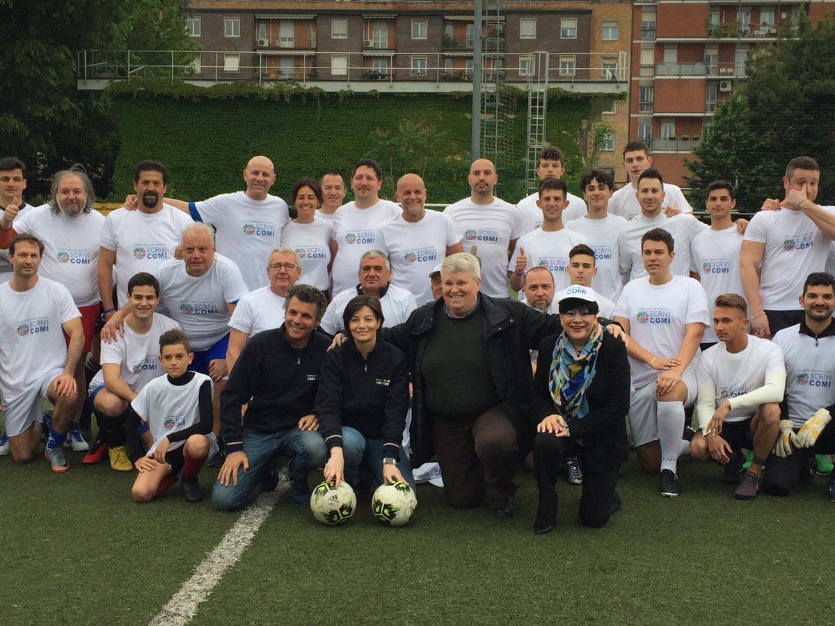 comilara's tweet photo. Abbiamo dato il calcio d'inizio alla campagna elettorale con @msgelmini @ApreaValentina @GiusyVersace @GiulioGallera @matteoperegodic @fabridepasquale @CarloBagnasco @angelopalumbo78 @FedericoRomani #DamianoBormolini #RobertaPaparatto #AmirAtrous e tanti altri #iostoconlItalia🇮🇹 https://t.co/sLQaGATW32